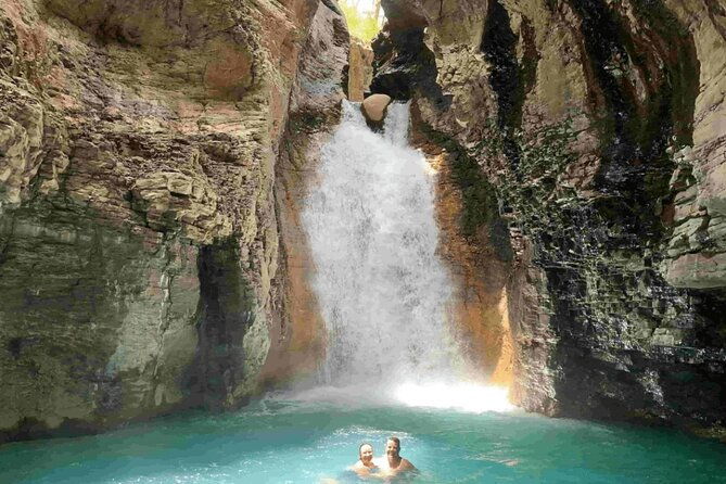 private-tour-to-la-leona-waterfall-with-lunch-included