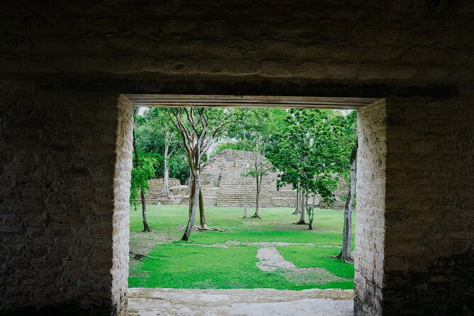 private-tour-to-maya-sites-xunantunich-and-cahal-pech