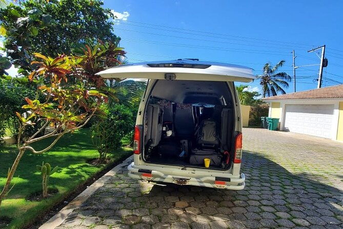 private-transfer-from-and-to-santiago-cabarete-sosua-pop