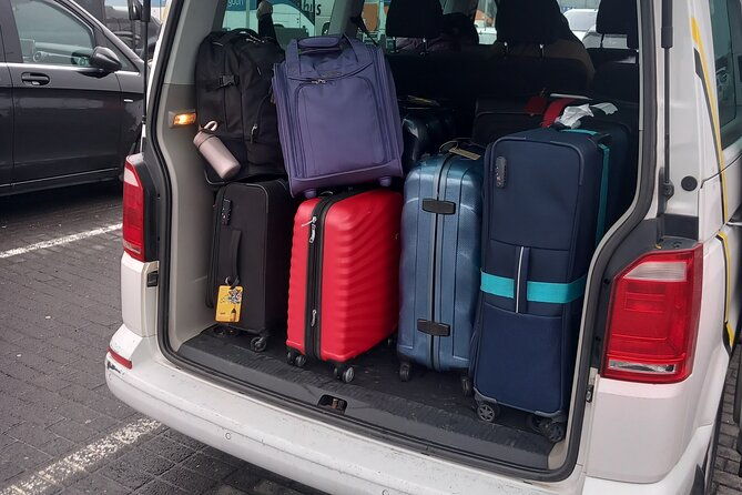 private-transfer-from-keflavik-airport-to-reykjavik-surrounding