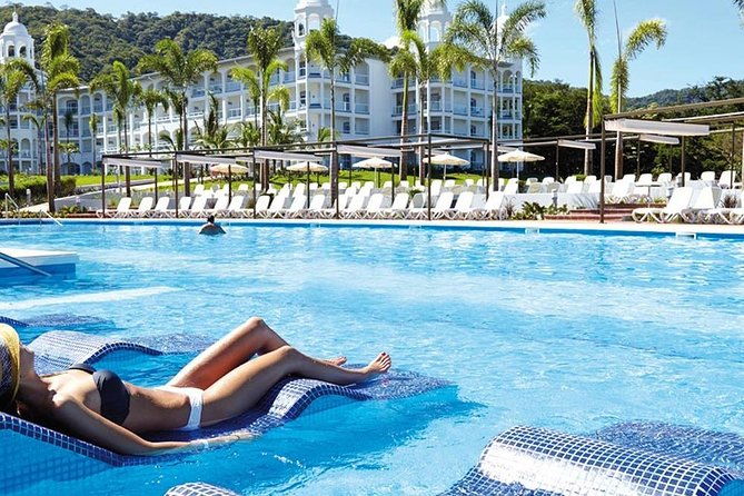 private-transfer-from-liberia-airport-to-riu-guanacaste-or-riu-palace-costa-rica