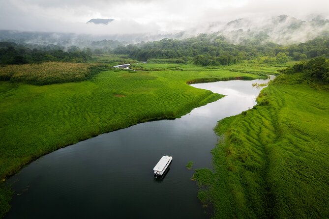 private-transfer-lake-crossing-from-monteverde-to-arenal-from-1-to-6-passengers