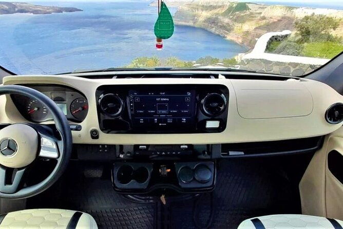private-transportation-from-airport-to-oia