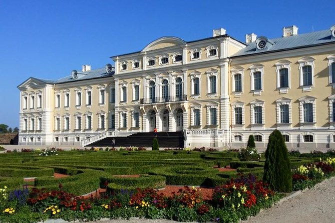 private-trip-from-vilnius-to-riga-hill-of-crosses-rundale-palace-bauska-castl