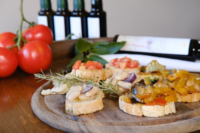 private-tuscan-lunch-with-wine-evo-oil-tasting-in-the-vineyard
