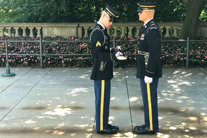 private-united-states-army-tour-in-washington-dc-by-luxury-car