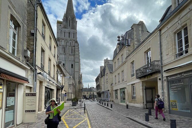 private-walking-guided-tour-of-historic-bayeux-english-or-french-2