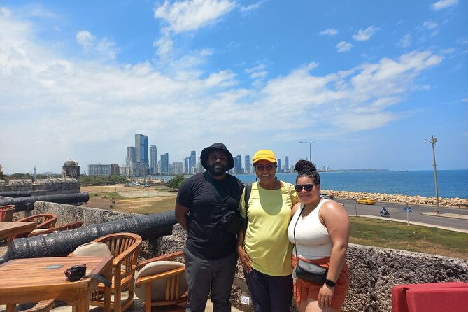 private-walking-tour-walled-city-and-getsemani