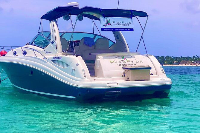 private-yacht-for-excursions-in-punta-cana-snorkeling-and-booze
