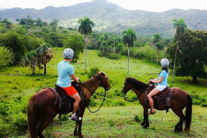 puerto-plata-sightseeing-horse-riding-amber-cove-taino-bay
