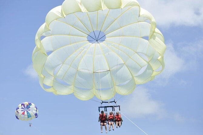 punta-cana-parasailing-adventure