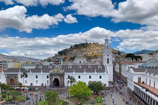 quito-city-tour-double-decker-bus
