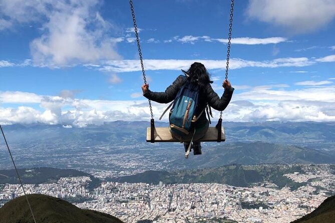 quito-old-town-tour-with-gondola-ride-and-visit-to-the-equator
