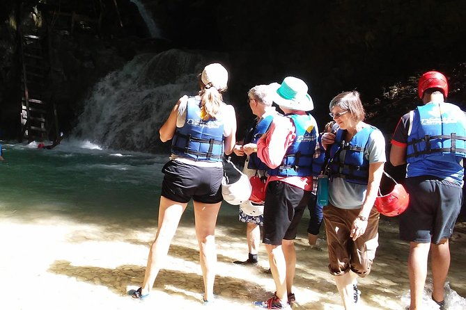 rainforest-trek-to-natural-pool-taino-bay-amber-cove-ports
