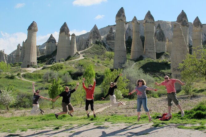 red-tour-in-cappadocia-with-open-air-museum-monks-valley