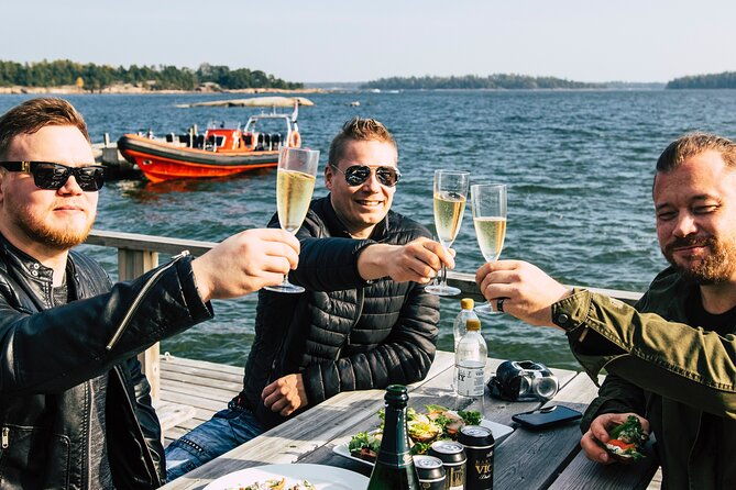 redrib-boat-and-helicopter-experience-in-helsinki