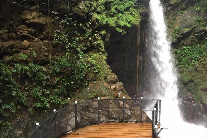 rincon-de-la-vieja-one-day-waterfalls-expedition