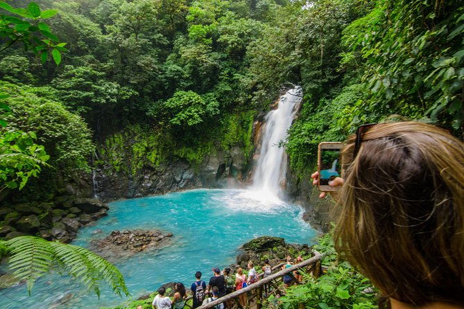 rio-celeste-and-tenorio-volcano-hike-with-lunch