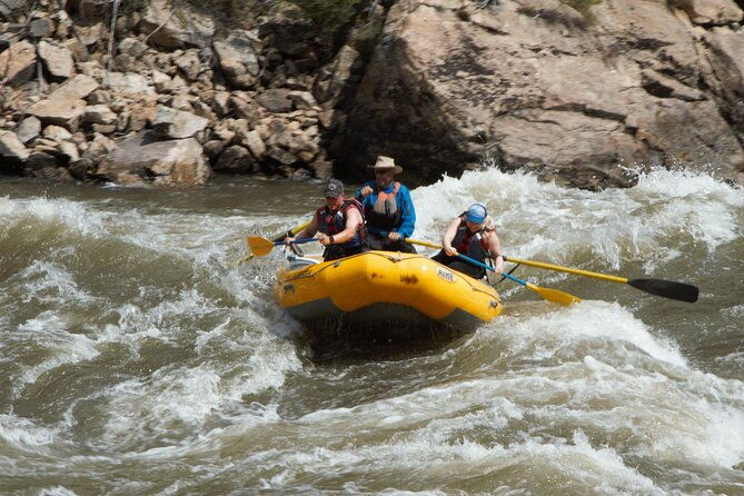 river-whitewater-rafting-day-trip-in-salmon