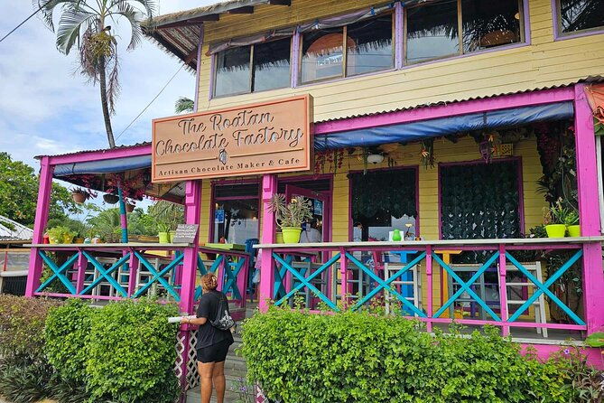 roatan-glass-bottom-boat-tour-with-wildlife-chocolate-tasting