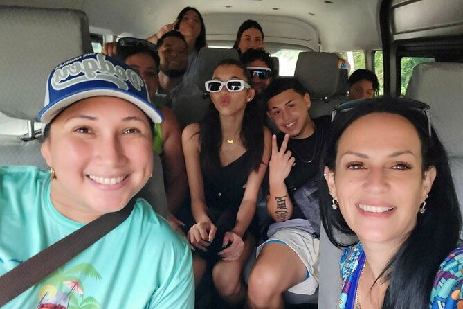 roatan-shore-excursion-snorkelling-sloths-monkeys-beach-break