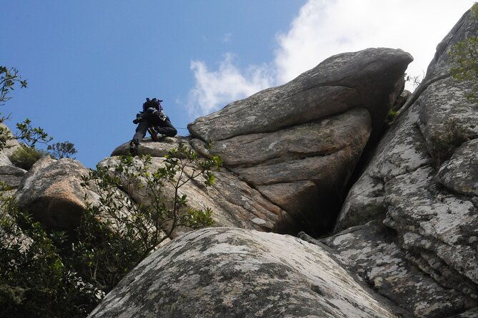 rock-climbing-in-sintra-lisbon