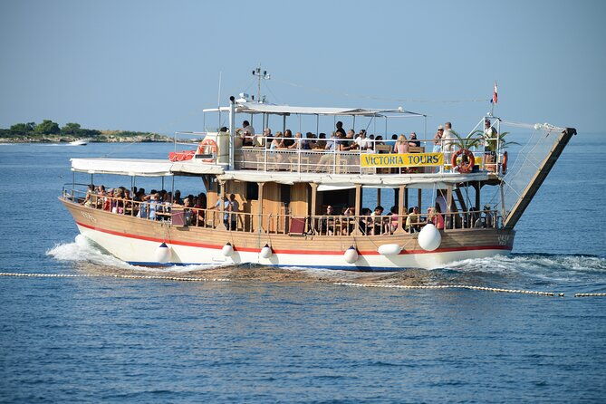 romantic-boat-trip-with-dolphin-watching