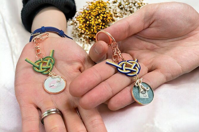 romantic-mizuhiki-knot-and-omikuji-washi-charm-workshop-in-tokyo