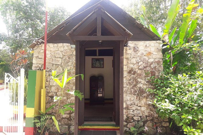round-trip-shuttle-transportation-to-nine-mile-from-montego-bay