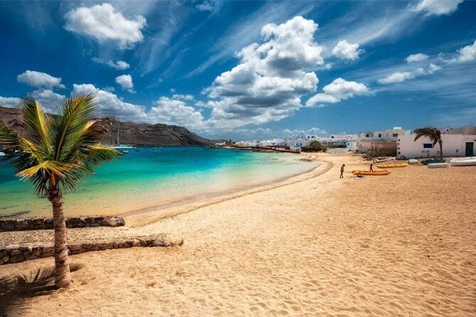roundtrip-ferry-transfer-to-la-graciosa-with-free-wifi