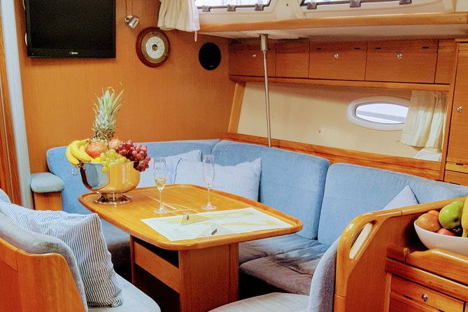 sailboat-tour-to-the-islands