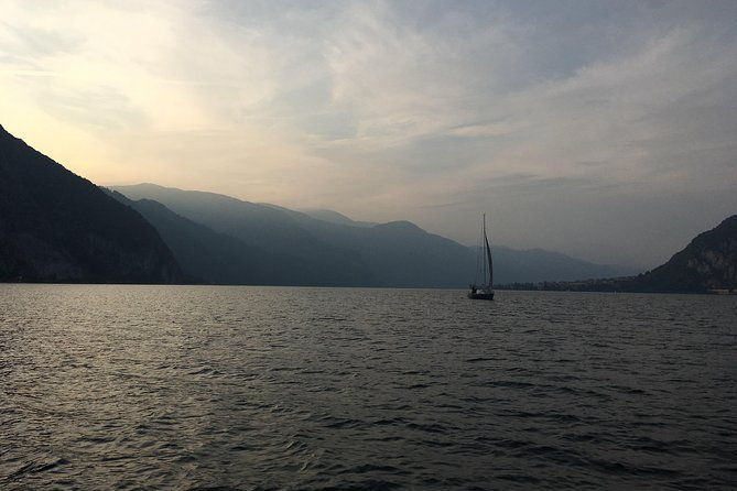 sailing-at-sunset-on-lake-como-how-to-escape-from-daily-routine