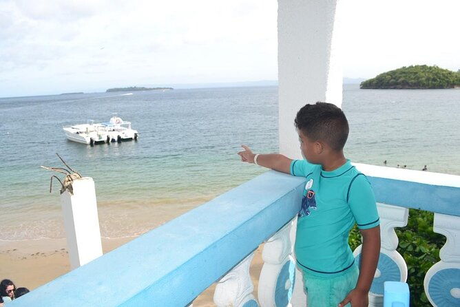 samana-bay-bacardi-island-and-limon-waterfall