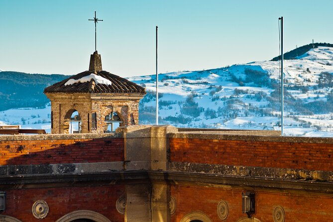 san-marinos-starlit-stroll-a-christmas-walking-tour