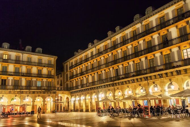 san-sebastian-historic-walking-tour-in-small-group