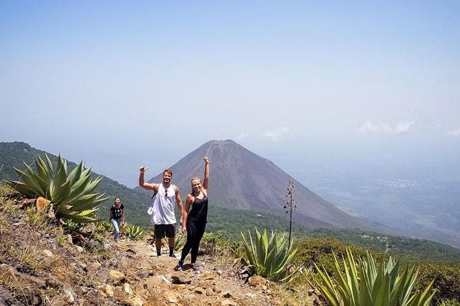 santa-ana-volcano-hike-tour-from-surf-city