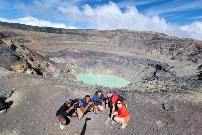 santa-ana-volcano-hike-with-a-sulphur-lake-and-coatepeque-lake-2
