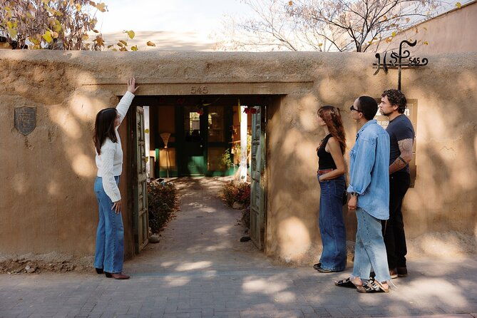 santa-fe-canyon-road-art-history-walking-tour-private-tour-2