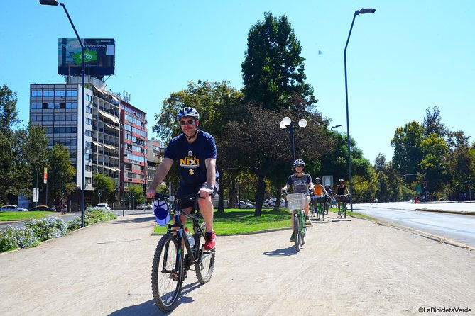 santiago-highlights-parks-and-politics-bike-tour