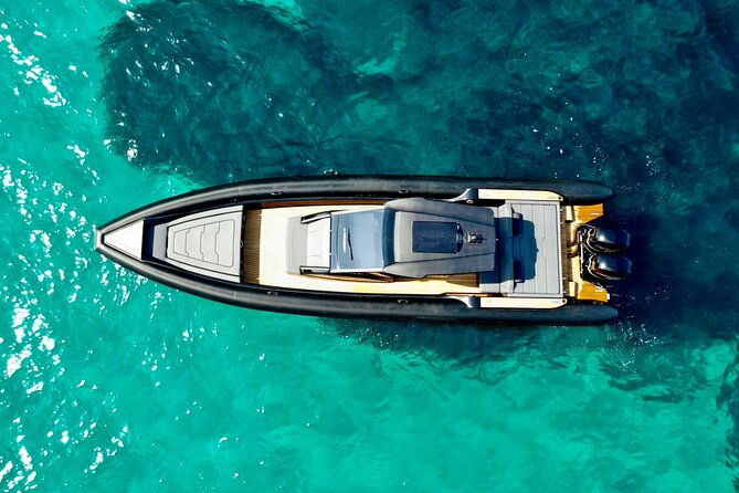 santorini-caldera-private-cruise-with-speed-boat-open-bar