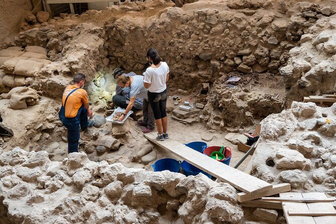 santorini-history-archeology-tour