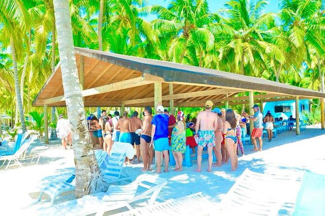 saona-island-adventure-natural-pool-all-inclusive-drinks