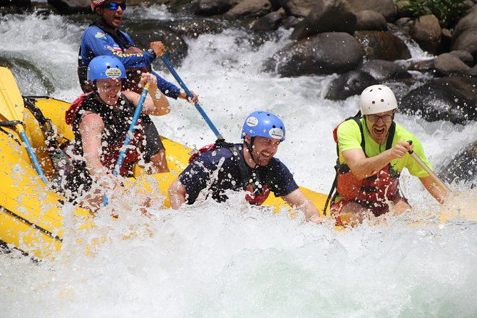sarapiqui-river-white-water-rafting-class-iv-extreme