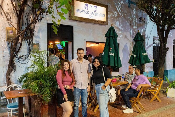 saturday-night-bar-crawl-in-santa-marta-colombia