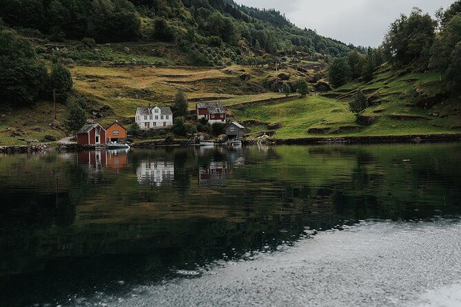 scenic-hardangerfjord-fyksesund-rib-adventure-from-norheimsund-2