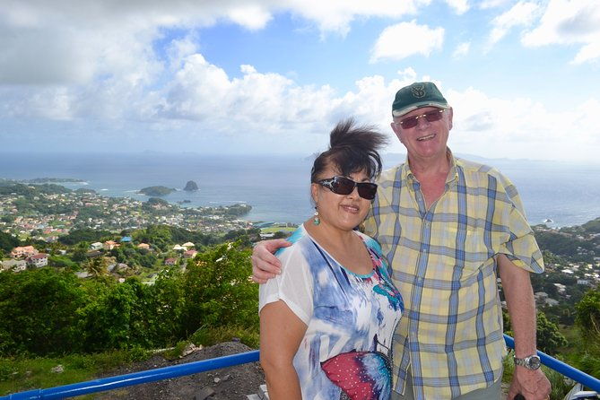 scenic-historical-tour-to-fort-charlotte-and-queens-drive-from-iv-tours