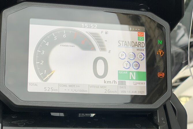 scooter-rental-x-adv-honda-a2-license-paris