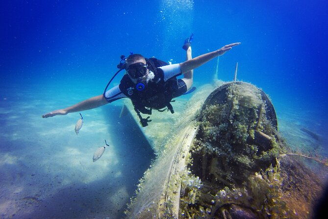 scuba-diving-in-mig-21-wreck-2