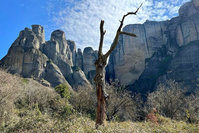 secret-caves-of-meteora-sunset-hike