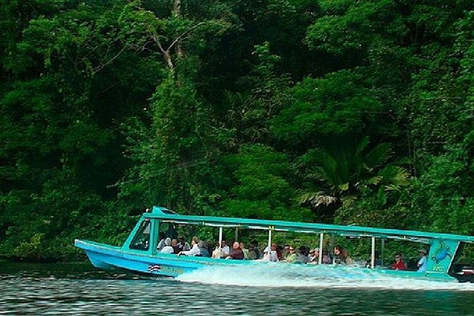 semi-private-la-paz-waterfall-gardens-safari-in-sarapiqui-river-from-san-jose